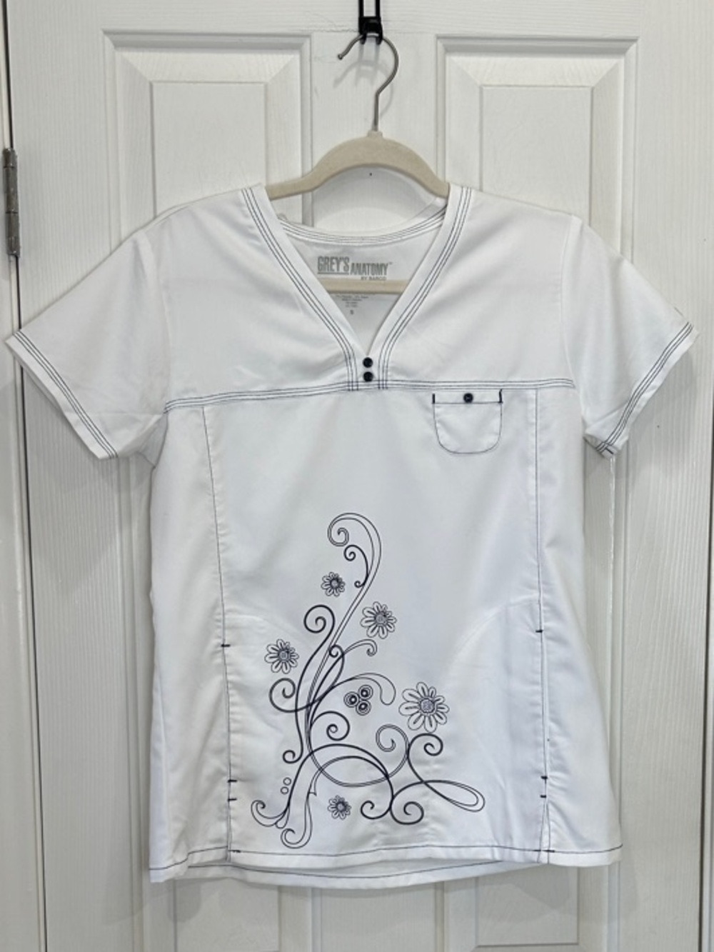 Grey's Anatomy by Barco Embroidered Floral V-Neck Scrub Top White Small